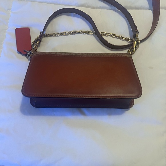 Coach cross body bag. Bought brand new used it only once great condition.. - Picture 2 of 5